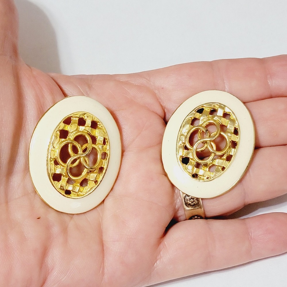 Vintage Large Enameled Oval Pierced Earrings Cream White‎ & Gold-tone 1.5" wp-9 - Picture 3 of 6